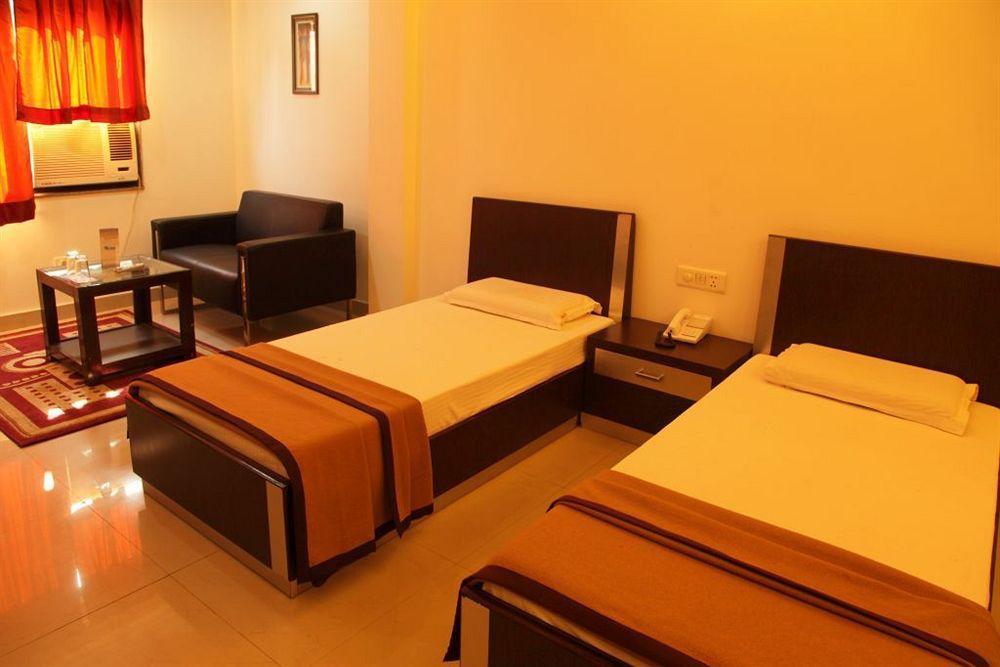 Hotel Lohmod At National Highway 8 - Free Airport Transffer New Delhi Exterior photo