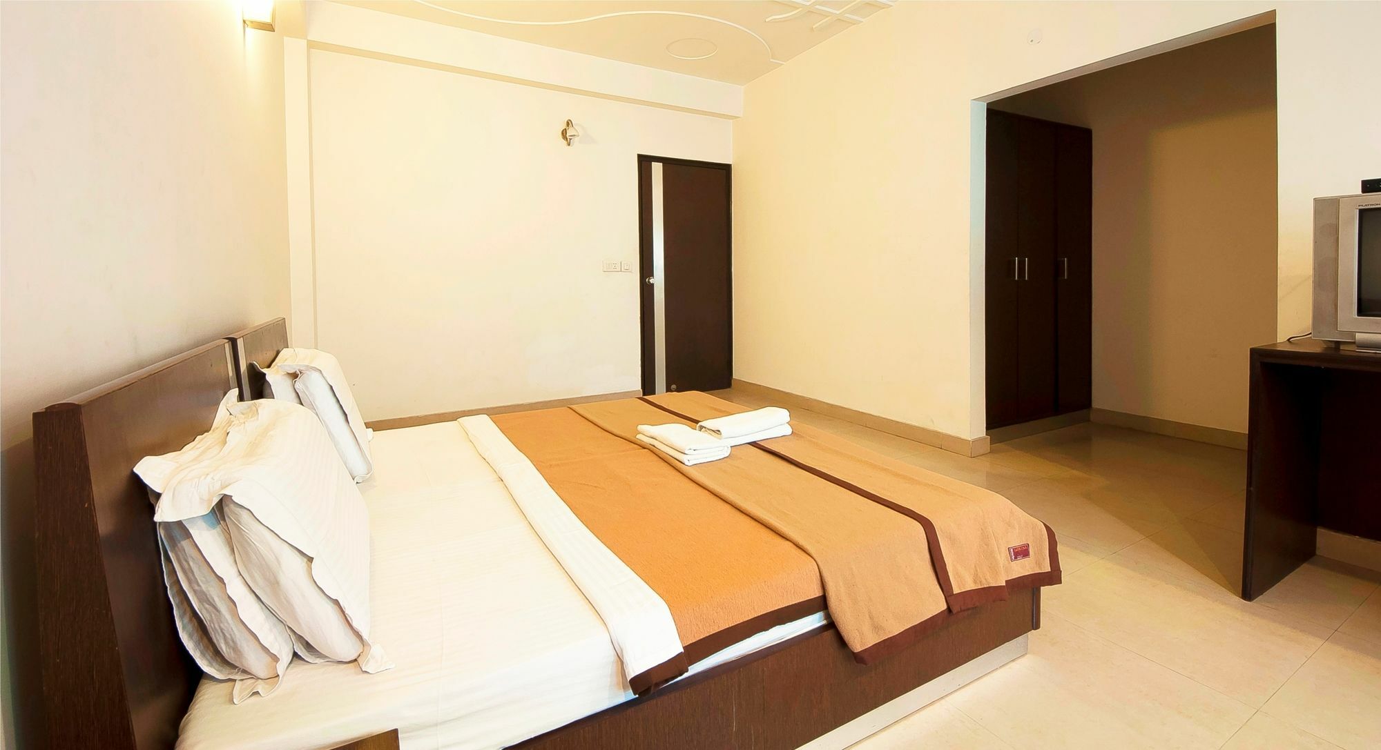 Hotel Lohmod At National Highway 8 - Free Airport Transffer New Delhi Exterior photo